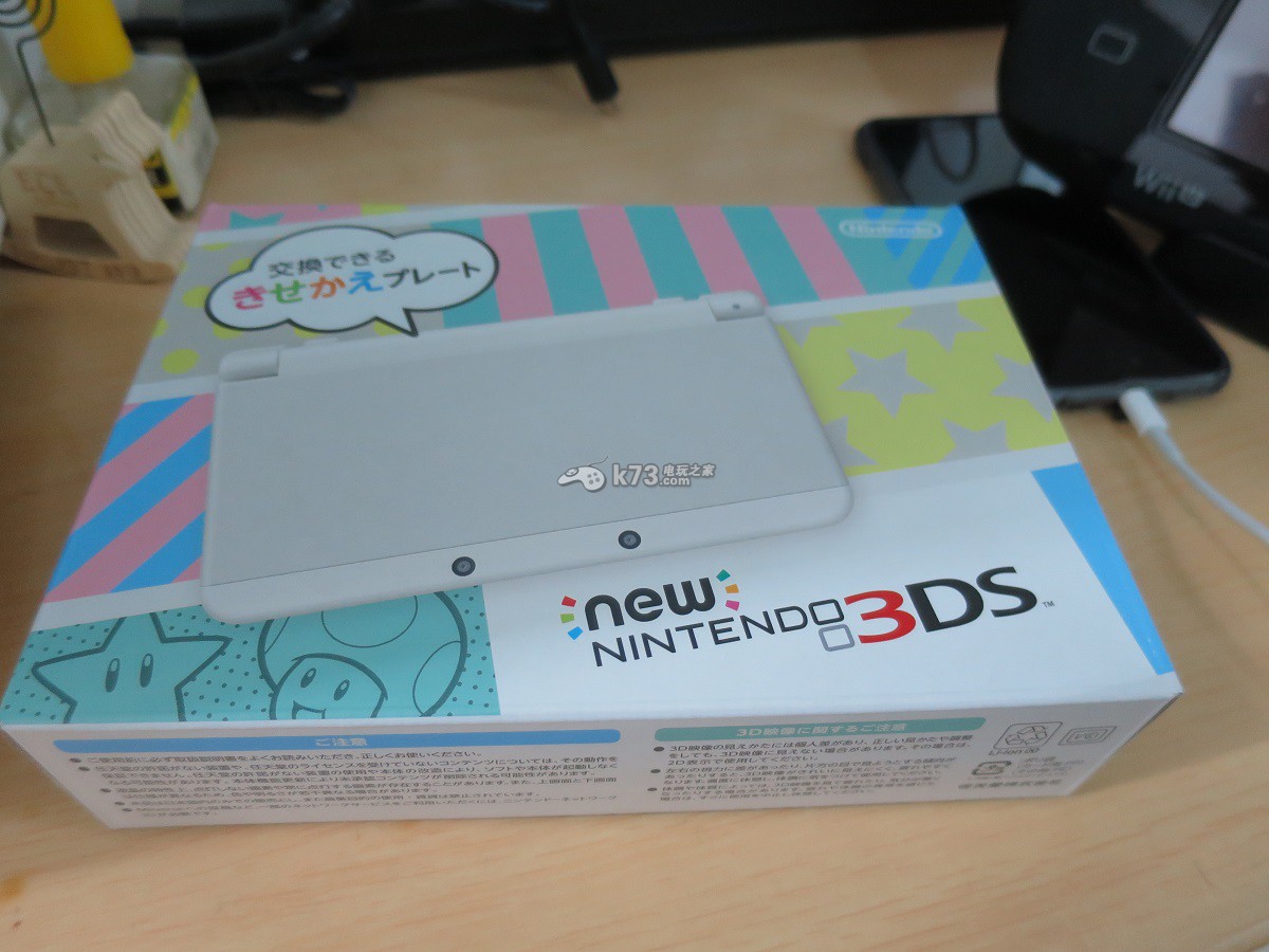新3ds开箱完全展示(含屏幕对比) 新3ds开箱完全展示(含屏幕对比)